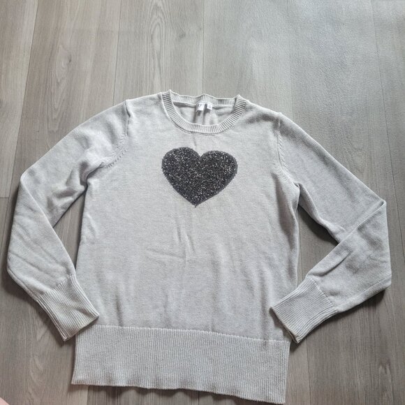 Gap Womens Grey Sweater With Black Heart Design Size S - Picture 3 of 6